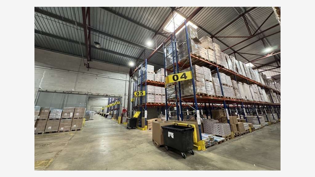 Plateforme logistique 26500m² à vendre à Nîmes