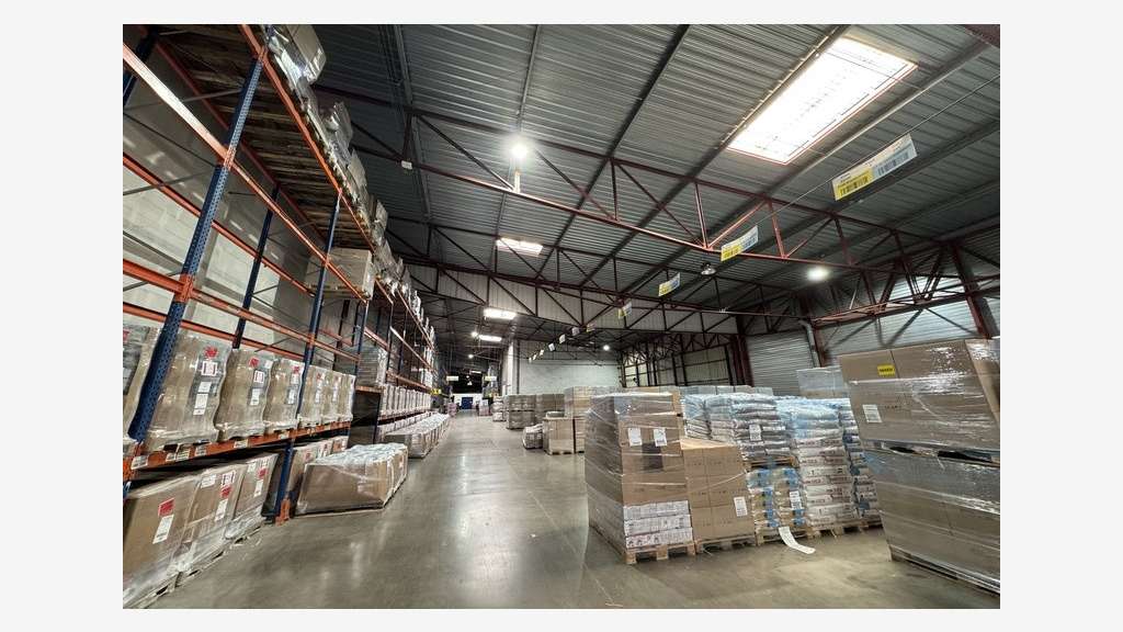 Plateforme logistique 26500m² à vendre à Nîmes