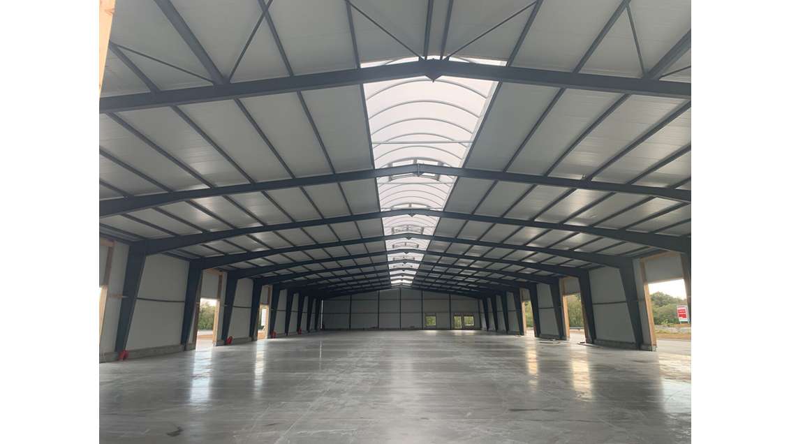 Vente local d'activité 1800m² à Plounevez-Moëdec