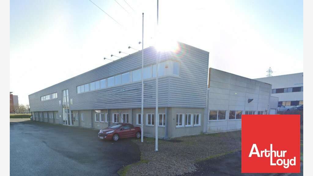 Local d'activité 1900m² à vendre à Poitiers
