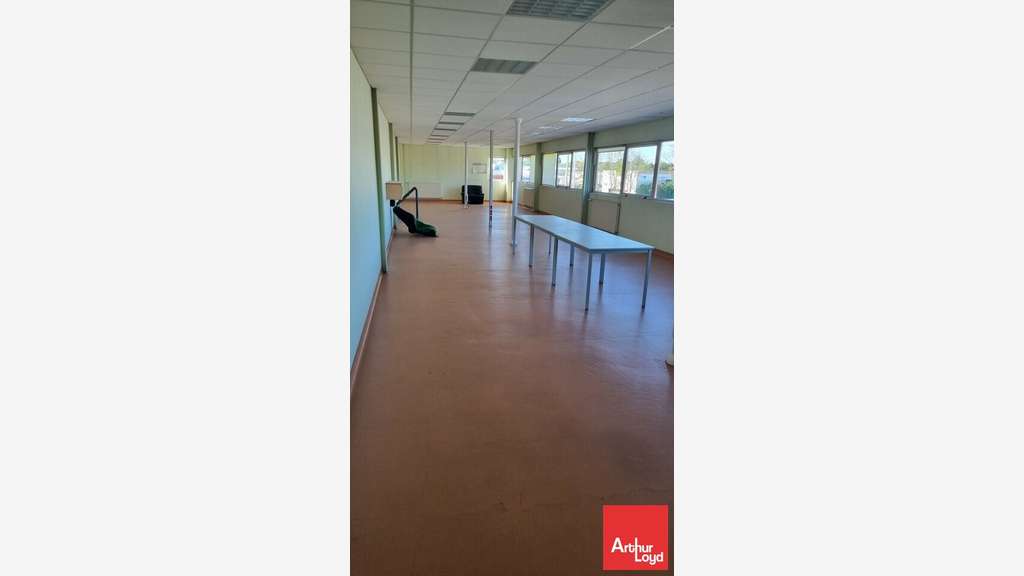Local d'activité 1900m² à vendre à Poitiers