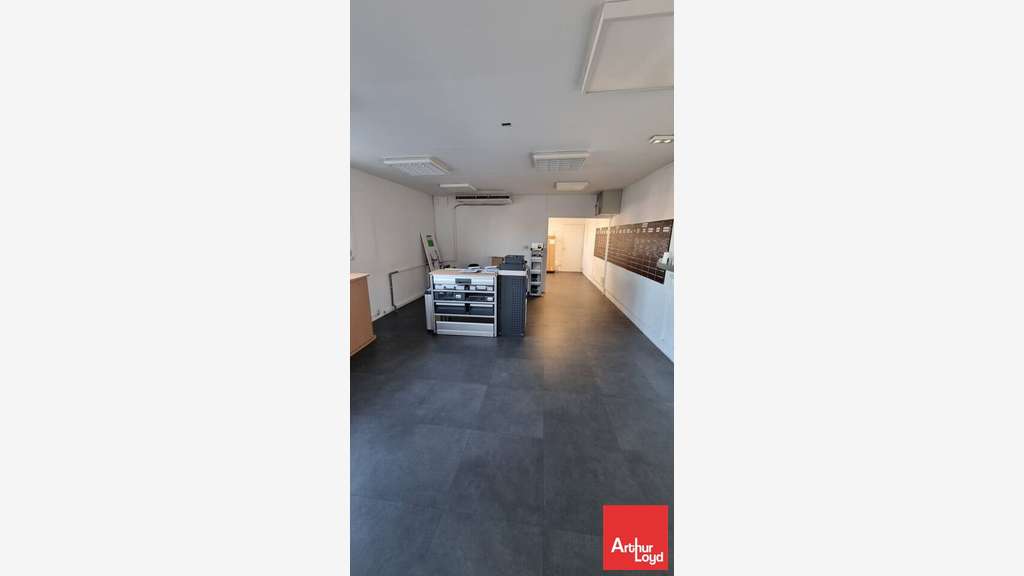 Local d'activité 1900m² à vendre à Poitiers