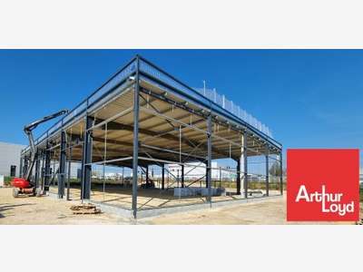 Local d'activité 400m² à vendre à Poitiers