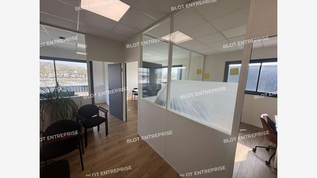 A vendre locaux d'activités 840m² à Pontchâteau