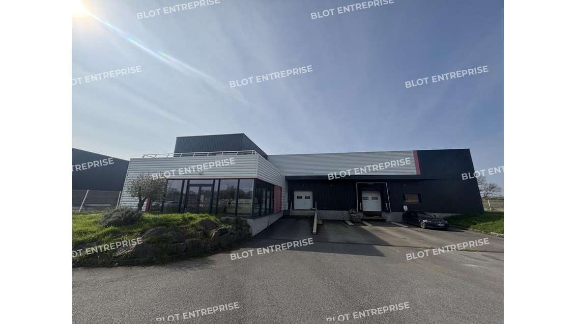 A vendre locaux d'activités 840m² à Pontchâteau