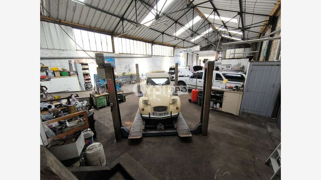 Vente bâtiment professionnel 400m² à Brive