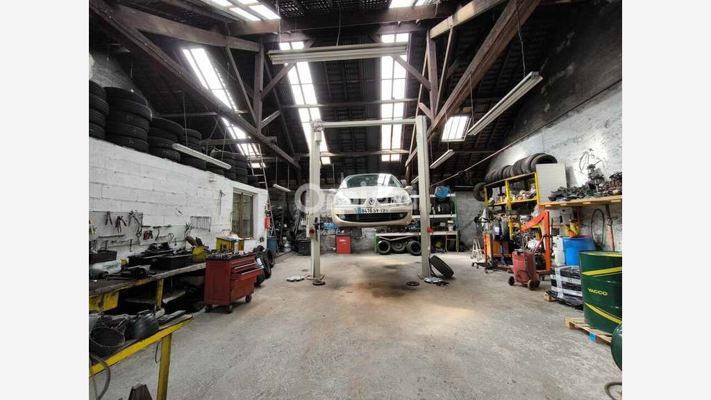Vente bâtiment professionnel 400m² à Brive