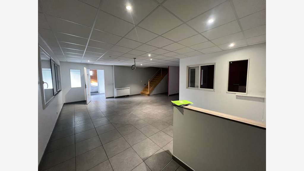 Vente bâtiment d'activité 1600m² sur Angers Est