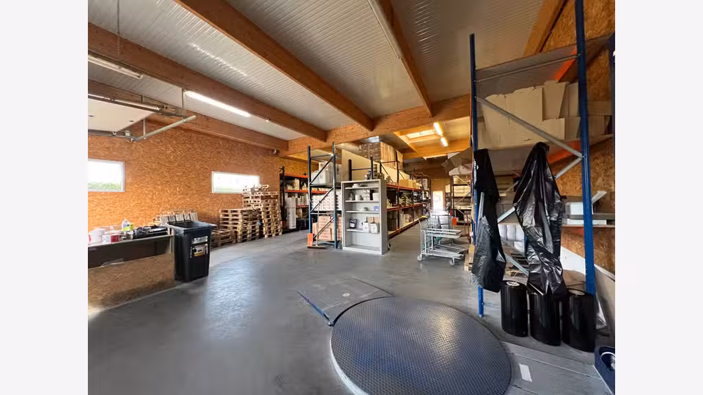 Vente bâtiment d'activité 1600m² sur Angers Est