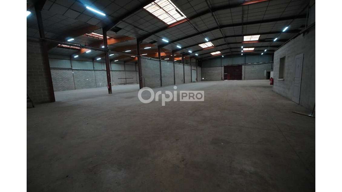 Local d'activité 2250m² à vendre secteur Dijon Est