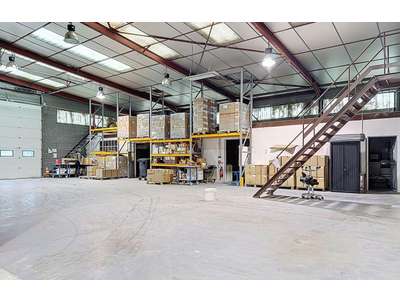 Vente Locaux d'activités - Entrepôts à Saint-Cannat