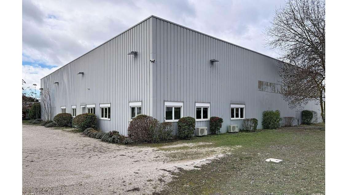 Vente locaux 1280m² ZA de la Pile à Saint-Cannat