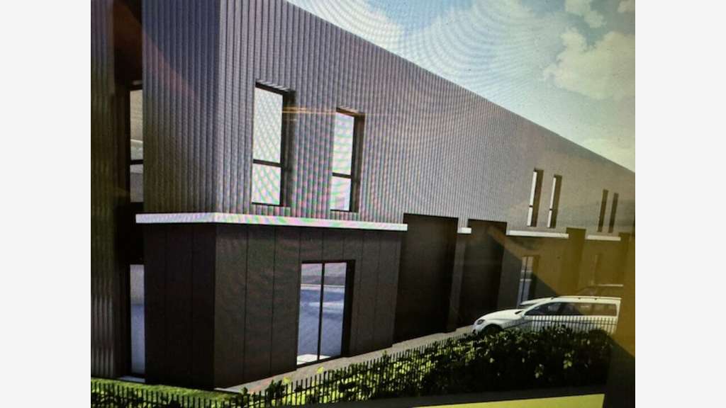AV local artisanal 381m² à St-Étienne-la-Varenne