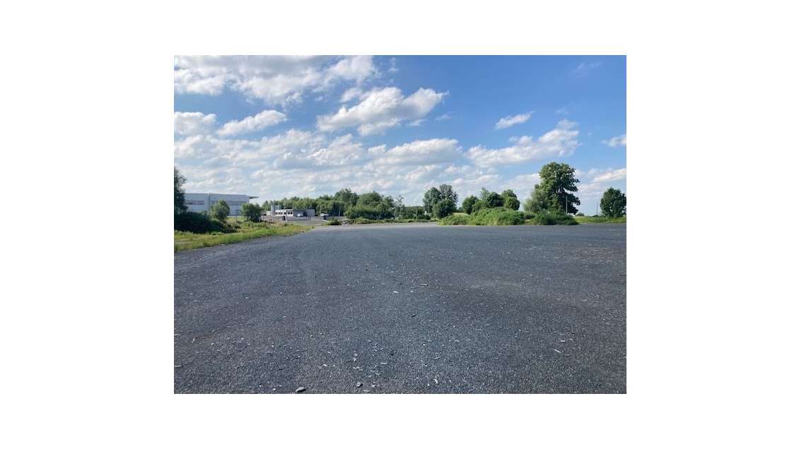 Vente locaaux sur 2.5ha à Saint-Georges-de-Mons