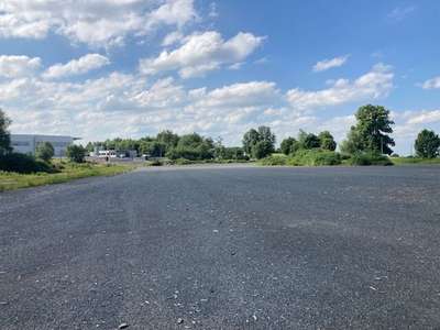 Vente locaaux sur 2.5ha à Saint-Georges-de-Mons