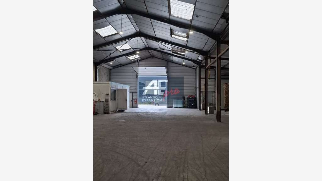Vente local 1562m² à Saint Nazaire Chantiers