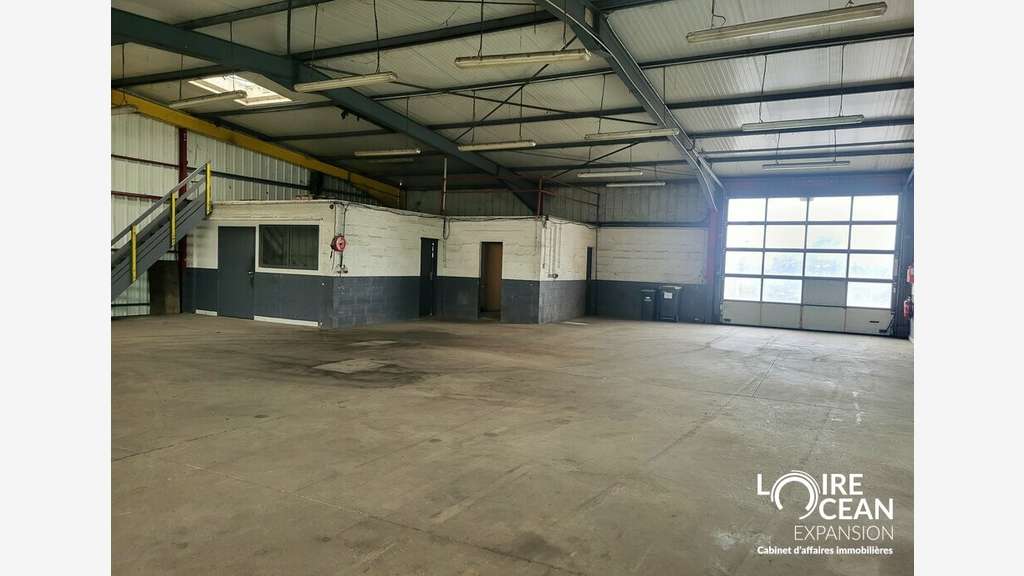 AV local d'activité 759m² à Saint-Père-en-Retz