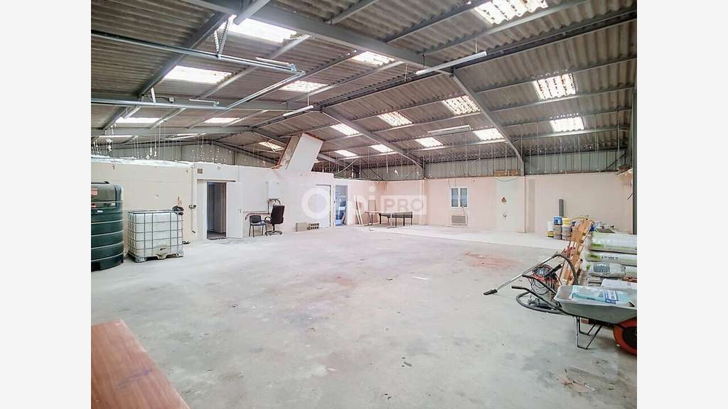 Local d'activité 280m² à Saint-Sébastien-sur-Loire