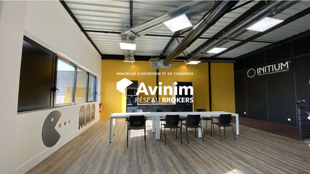 A vendre local d’activité 371m²  Parc Alpespace
