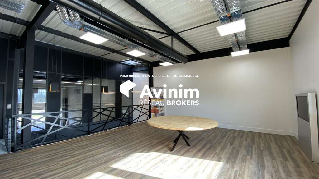 A vendre local d’activité 371m²  Parc Alpespace