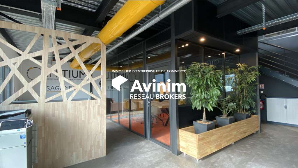 A vendre local d’activité 371m²  Parc Alpespace