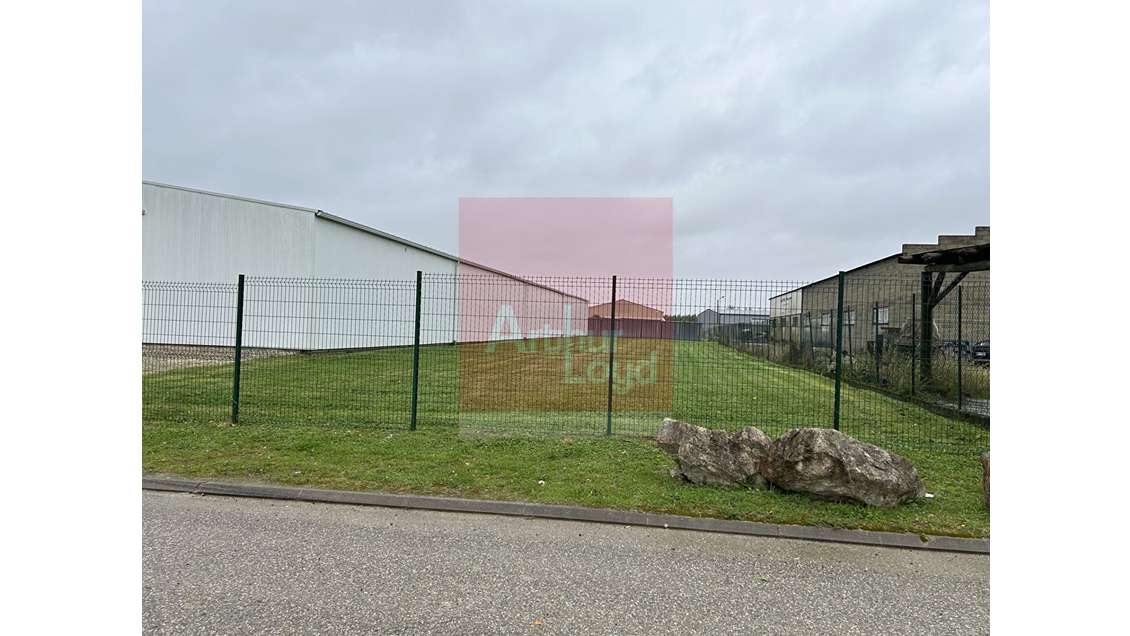 AV local d'activité 1890m² Ste Livrade Sur Lot