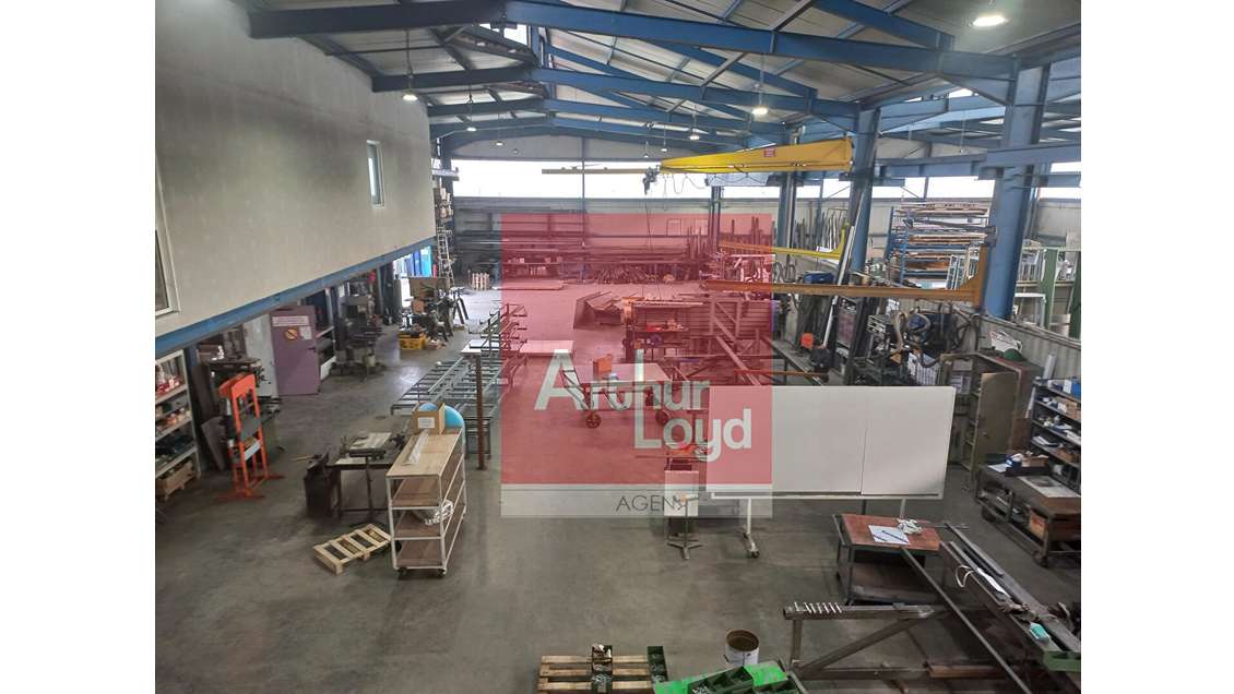 Local d'activité à vendre empl idéal à Ste-Livrade