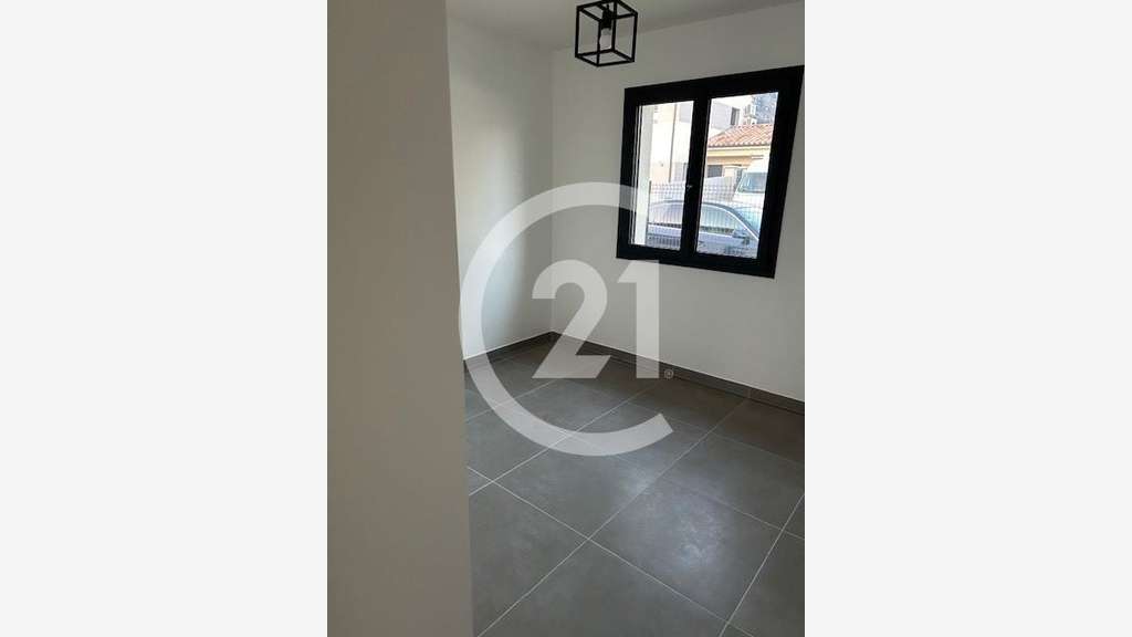 Vente local commercial 95m² sur Guilherand-Granges