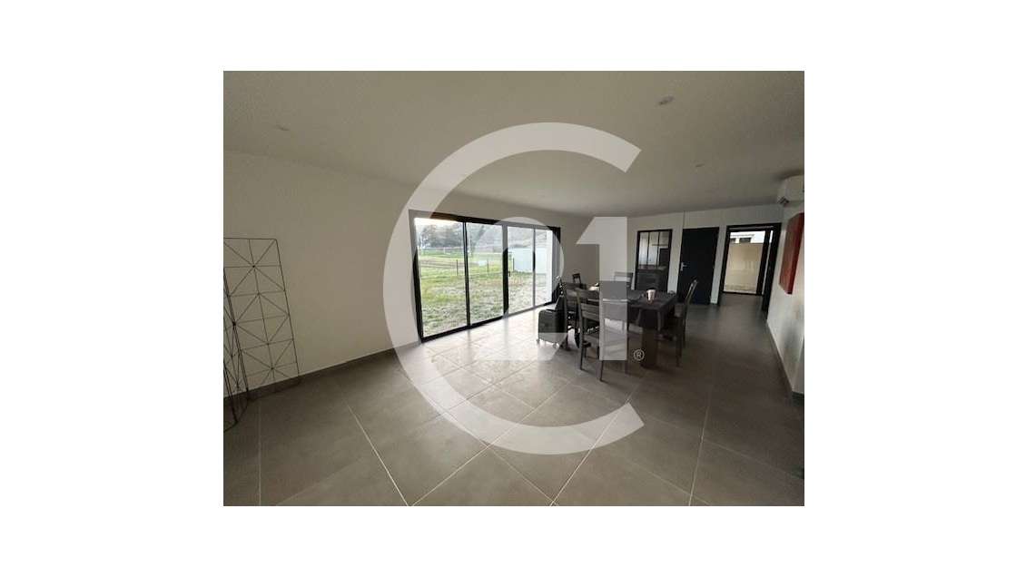 Vente local commercial 95m² sur Guilherand-Granges