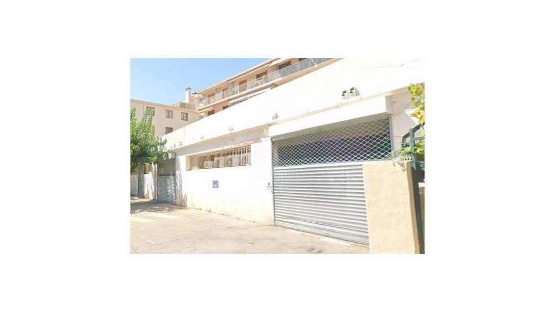 Local d'activité 1100m² de plain-pied à Toulon