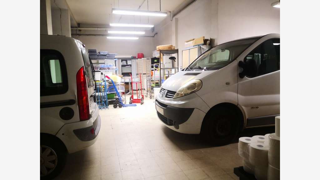 Local d'activité 1100m² de plain-pied à Toulon