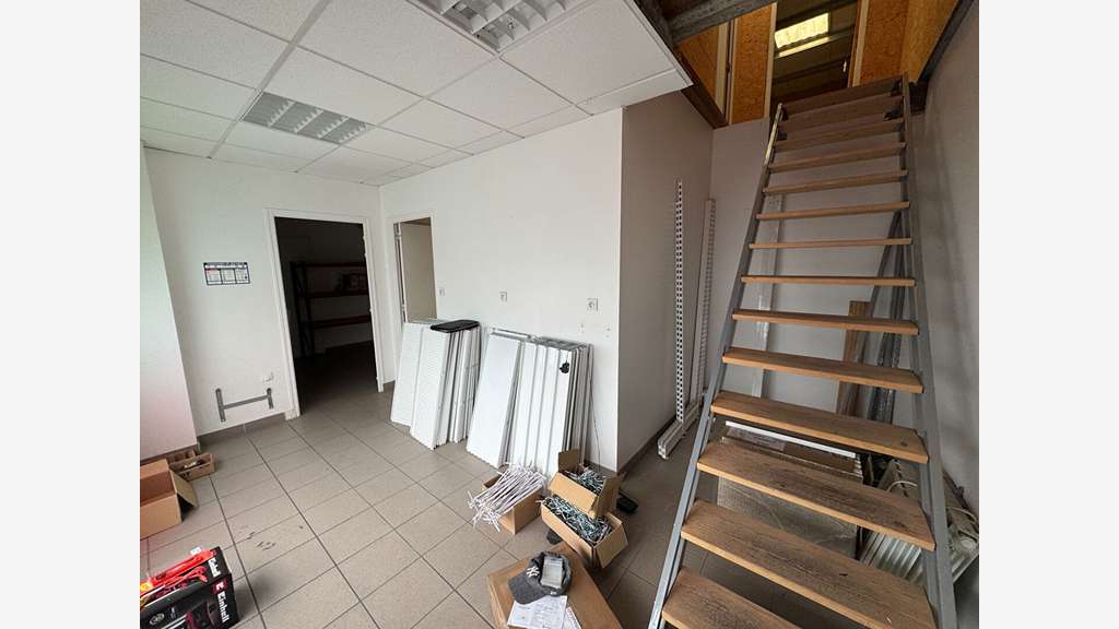 Opportunité Vente local activité 250m² Treillières