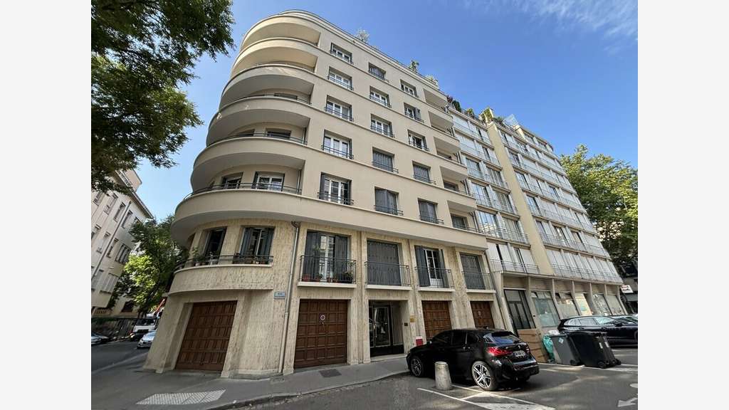 A louer bureaux aménagés de 2282m² à Lyon 69008