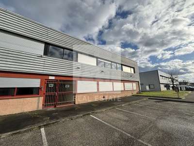 Location Locaux d'activités - Entrepôts à Vaulx-en-Velin