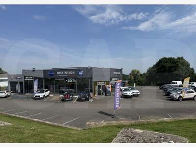 A vendre bâtiment 675m² bonne visibilité à Vitré