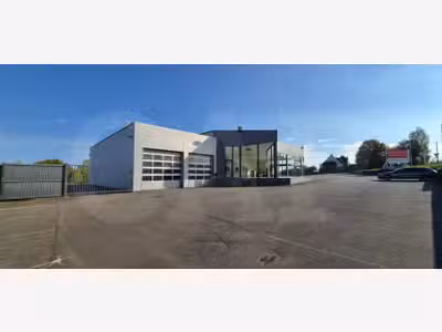 A vendre bâtiment 675m² bonne visibilité à Vitré
