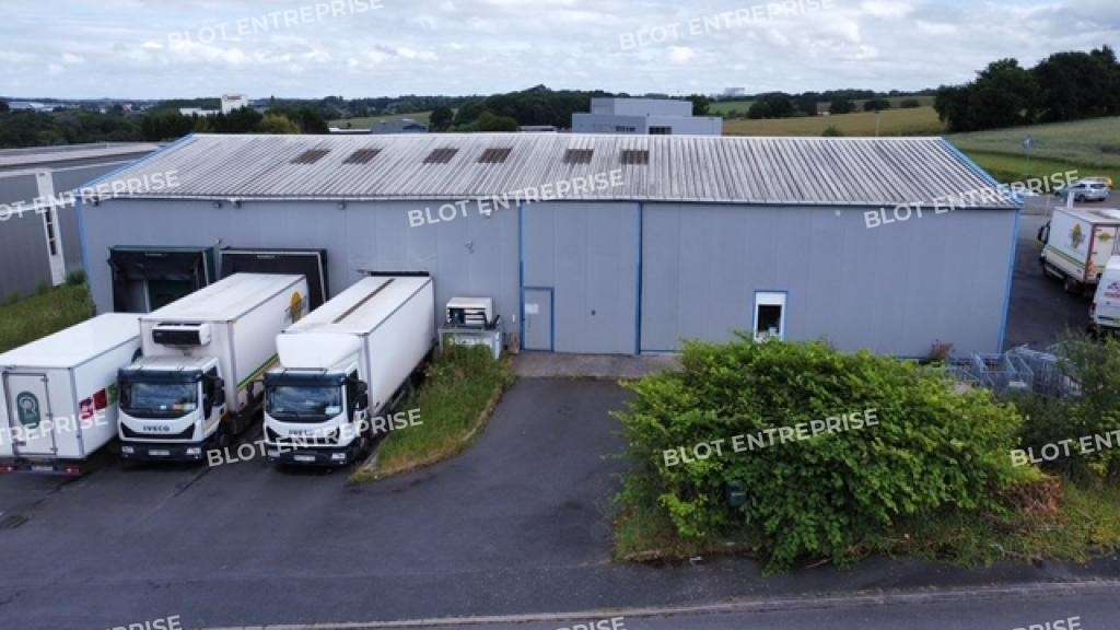 A vendre local d'activités 430m² à Yffiniac