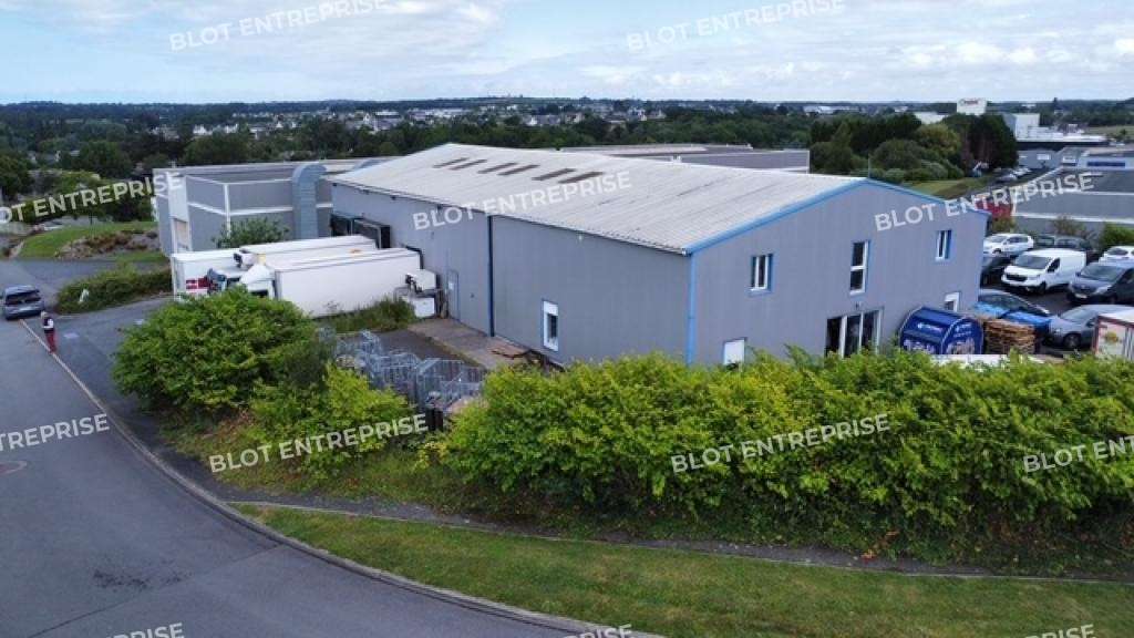 A vendre local d'activités 430m² à Yffiniac
