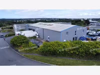 A vendre local d'activités 430m² à Yffiniac