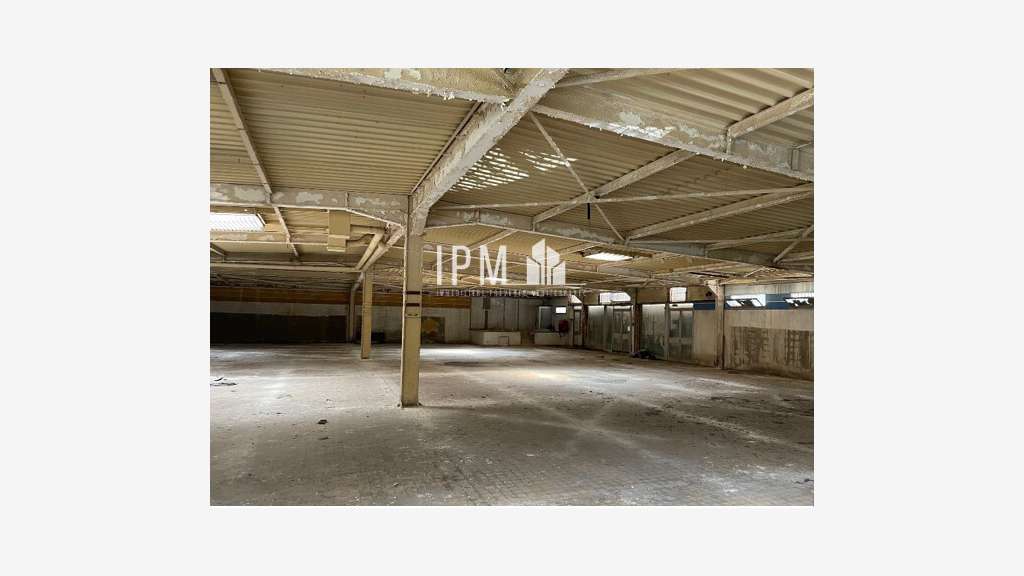 A vendre local d'activités de 1.610m² à Aubagne