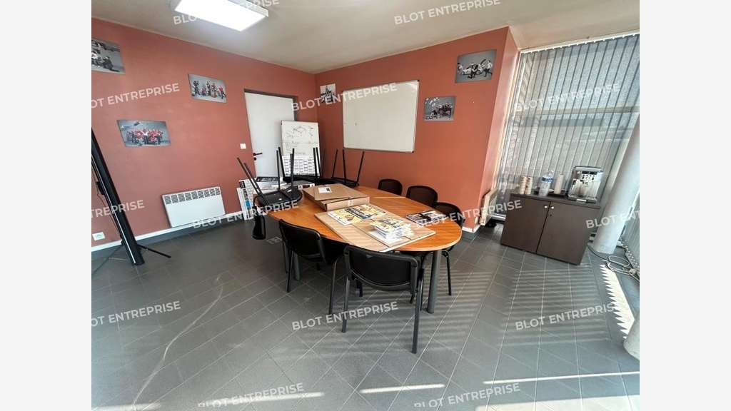 A vendre local d'activités 1050m² Grand-Fougeray