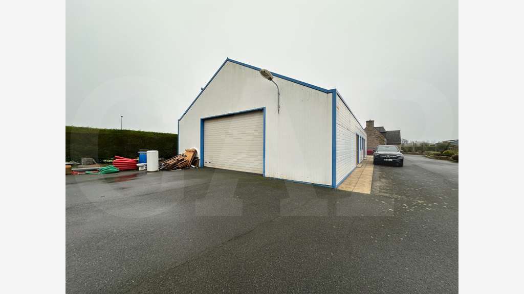 Vente local d'activité 365m² à Ploumilliau