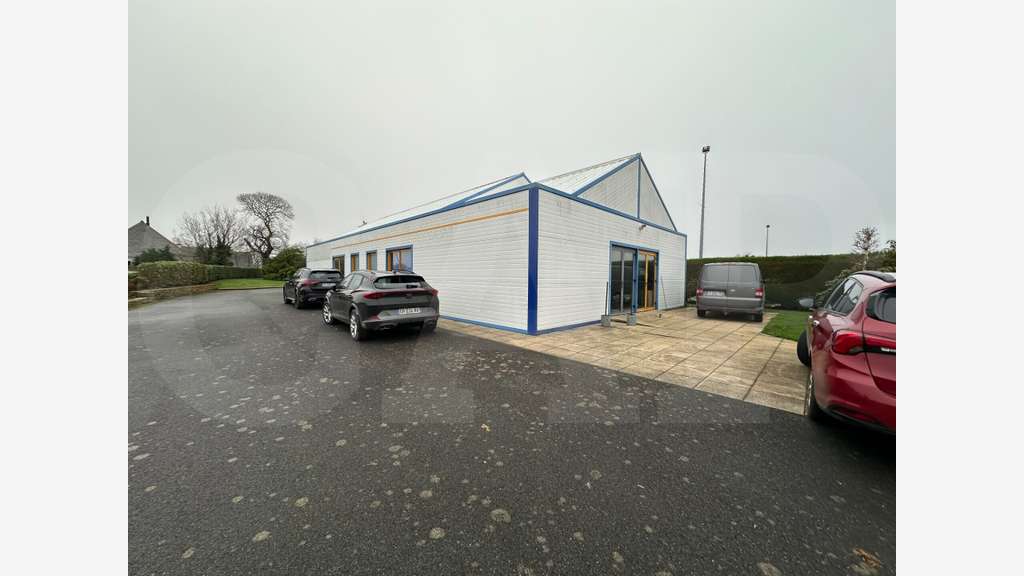Vente local d'activité 365m² à Ploumilliau