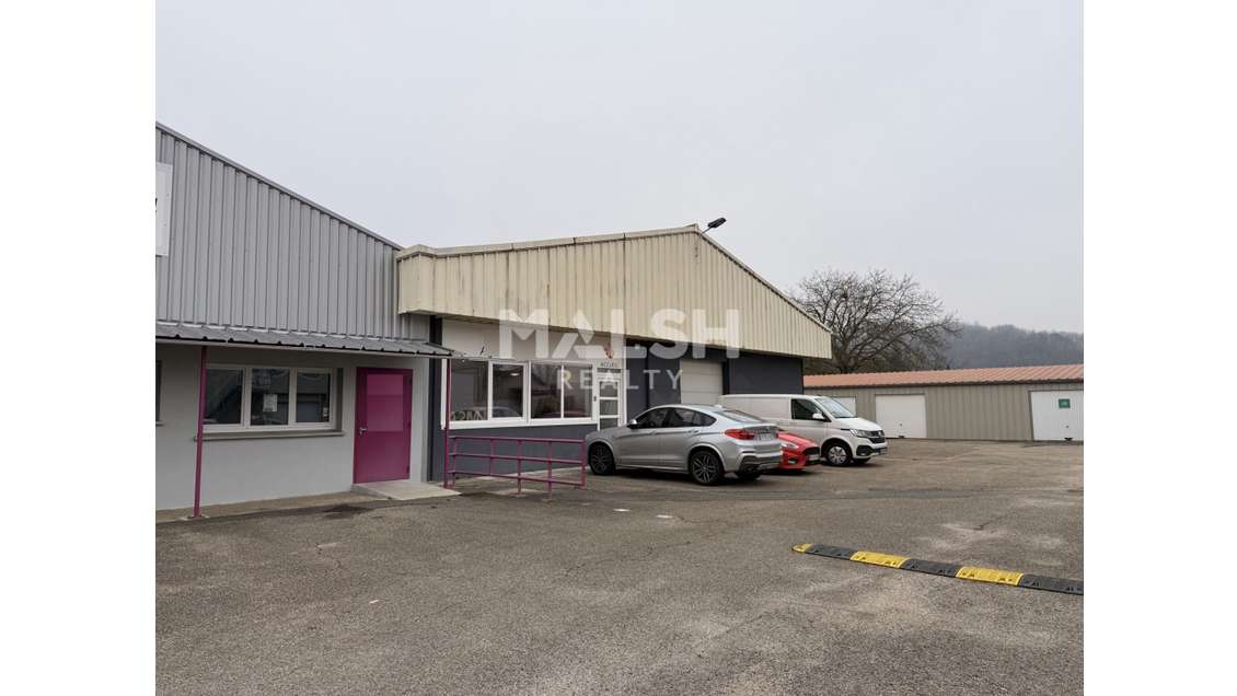 Local d'activités 805m² à vendre à Pont-d'Ain