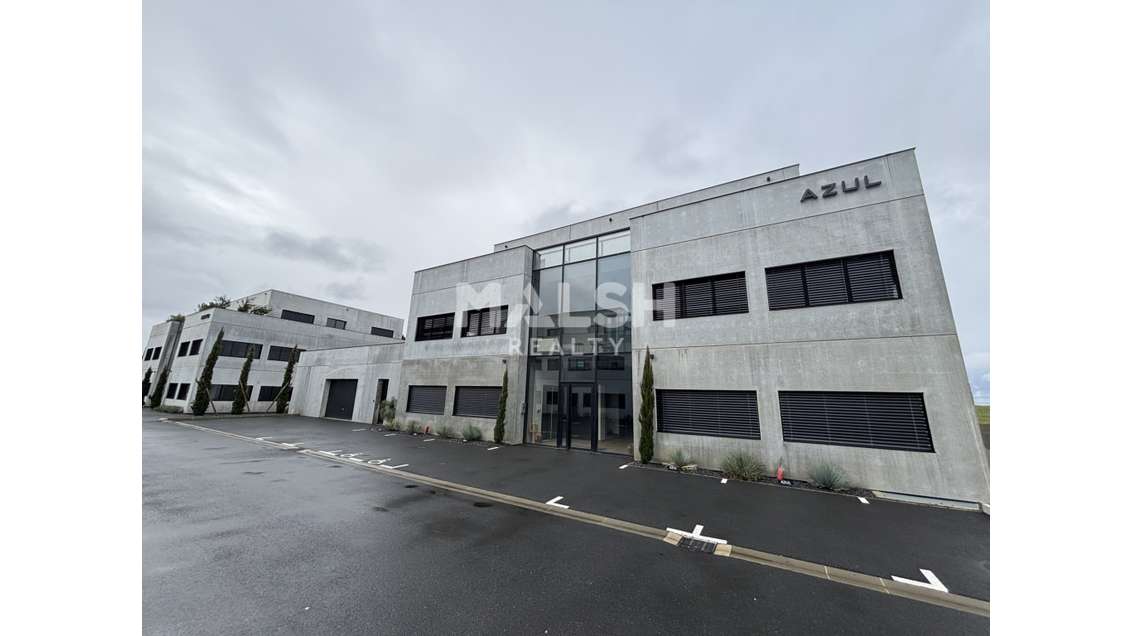 Local d'activités 382m² à louer à Rillieux-la-Pape