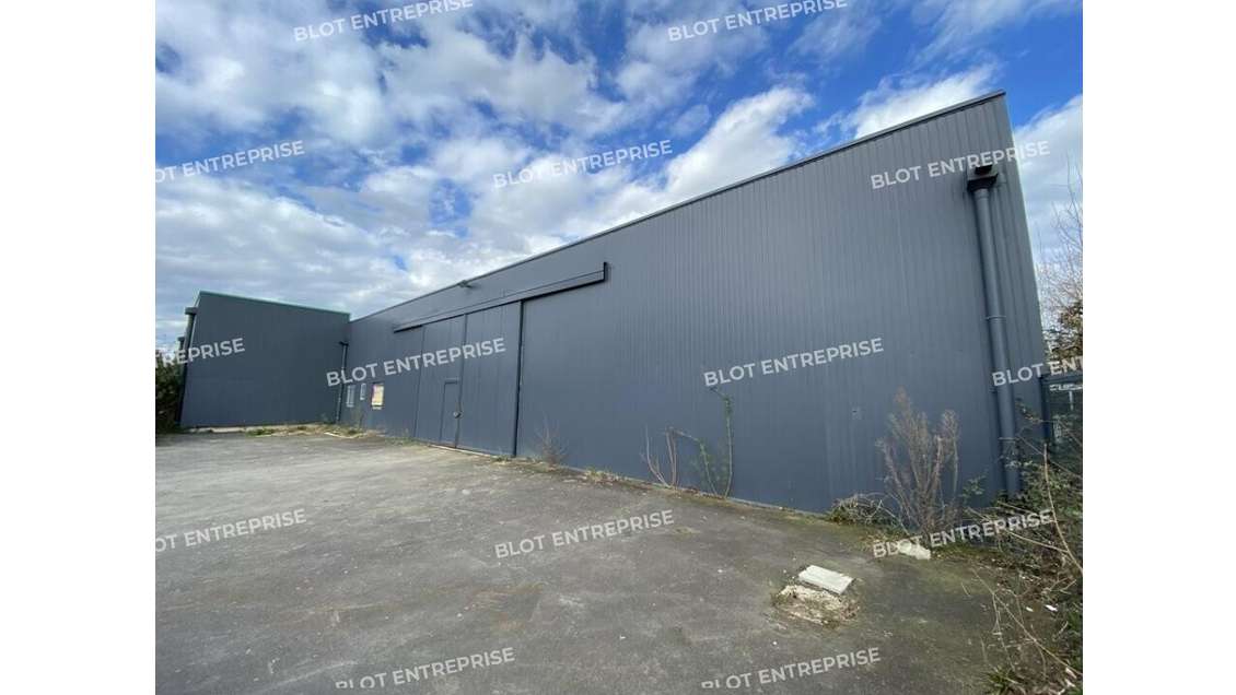 A vendre local d'activités 610m² à Saint-Grégoire