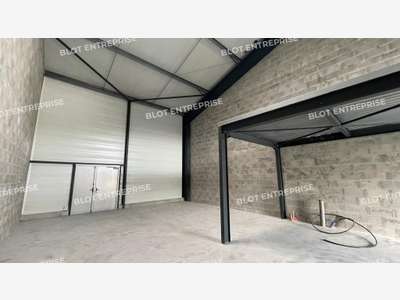 Vente local d'activité 120m² à Saint-Molf