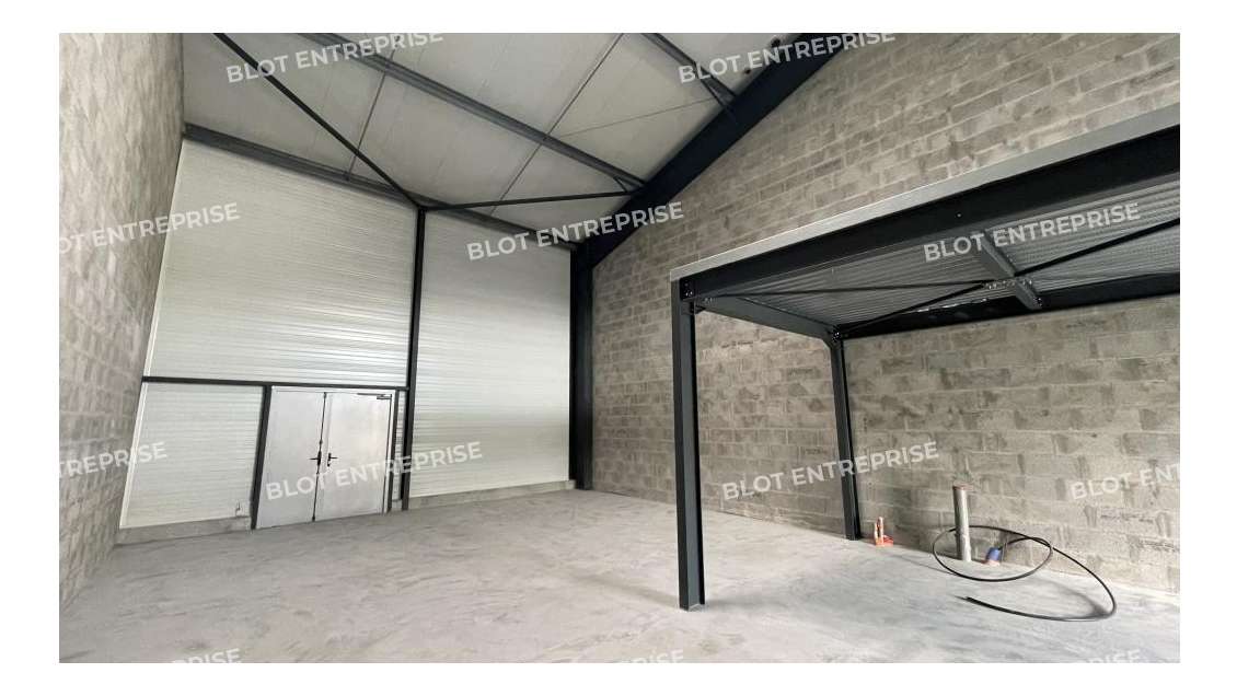 Vente local d'activité 120m² à Saint-Molf