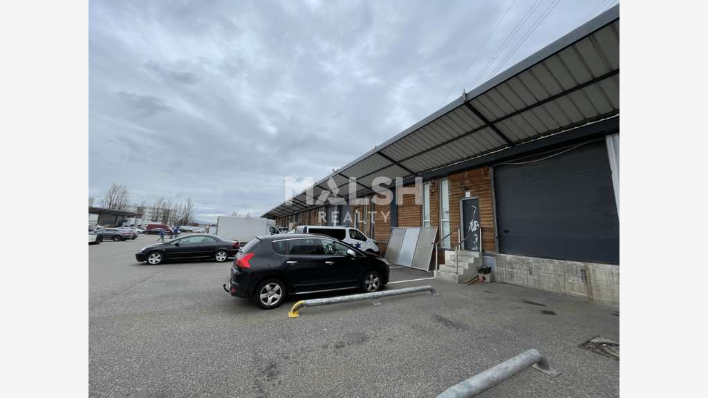 Vente local 215m² ZA Vénissieux Corbas St Priest