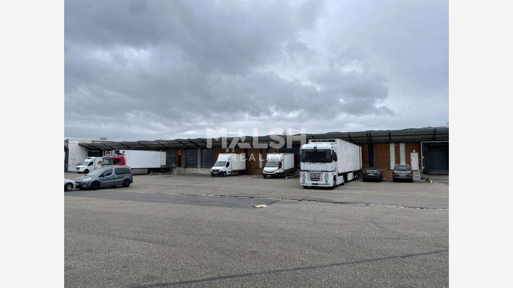 Vente local 215m² ZA Vénissieux Corbas St Priest